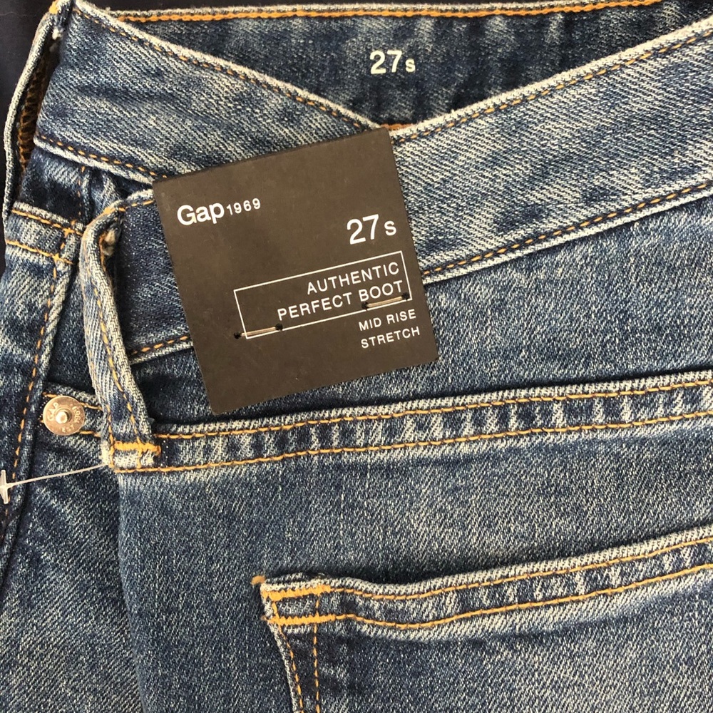 NWT Gap Mid Rise Boot Jeans